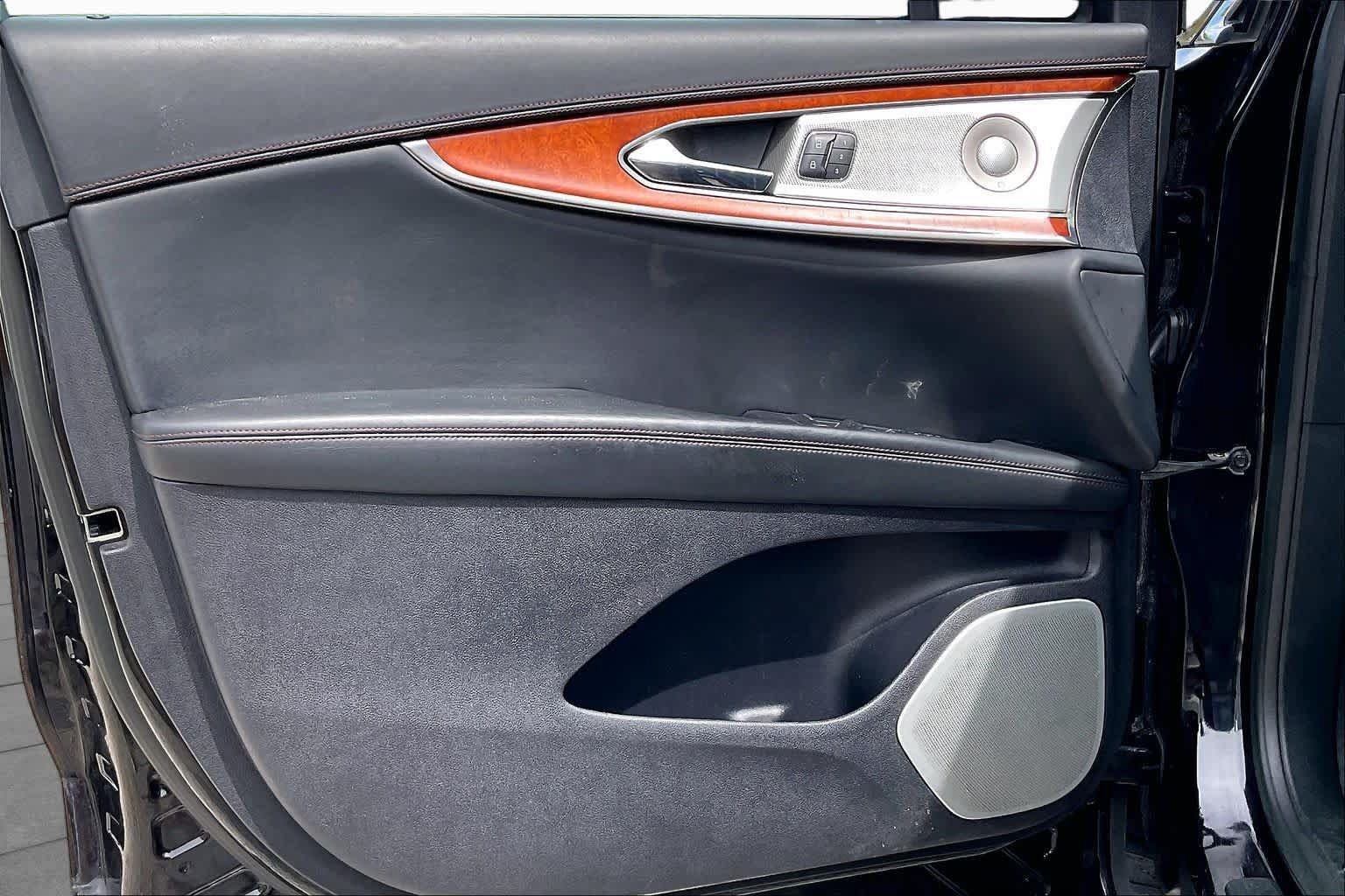Used 2019 Lincoln Nautilus Black Label AWD/4WD image 22