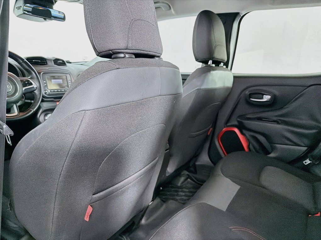 Used 2016 Jeep Renegade Trailhawk AWD/4WD image 33