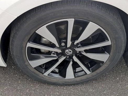 Used 2023 Nissan Sentra SV w/ SV Premium Package FWD image 26