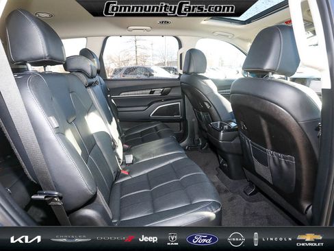 Used 2024 Kia Telluride EX image 23