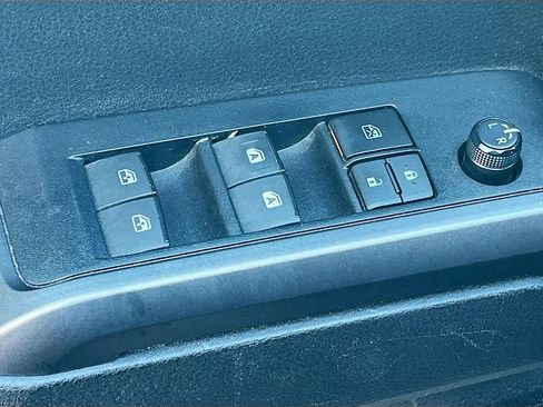 Used 2021 Toyota Tacoma TRD Off-Road image 17