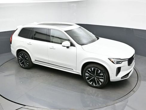 New 2026 Volvo XC90 T8 Plus w/ Protection Package Premier AWD/4WD image 47