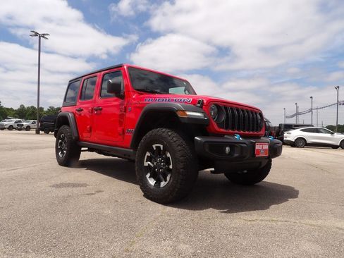 Used 2024 Jeep Wrangler Unlimited Rubicon 4xe AWD/4WD image 2