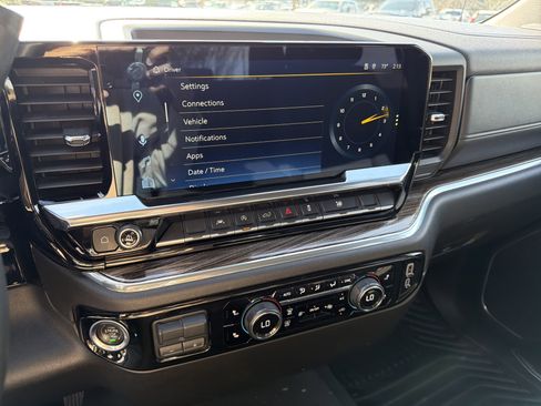 Used 2025 Chevrolet Silverado 1500 LT image 27