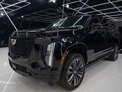 Used 2026 Cadillac Escalade ESV Sport AWD/4WD image 8