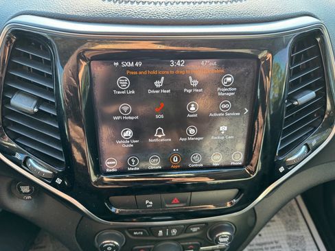 Used 2019 Jeep Cherokee Limited image 25