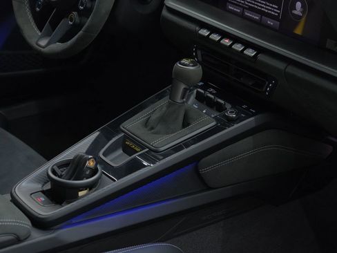 Used 2025 Porsche 911 GT3 RS image 40