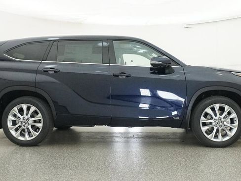 New 2026 Toyota Highlander Limited image 21