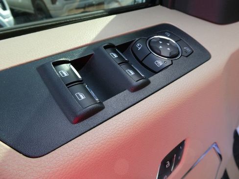 Used 2017 Ford F150 Lariat image 23