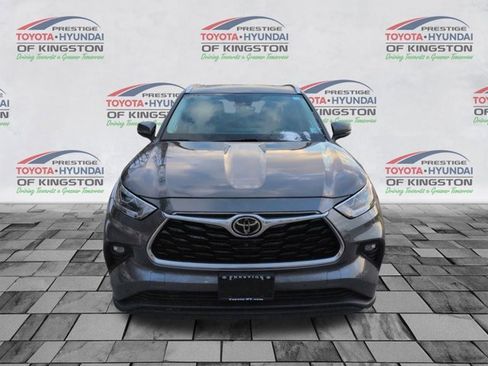 Certified 2021 Toyota Highlander Limited image 9