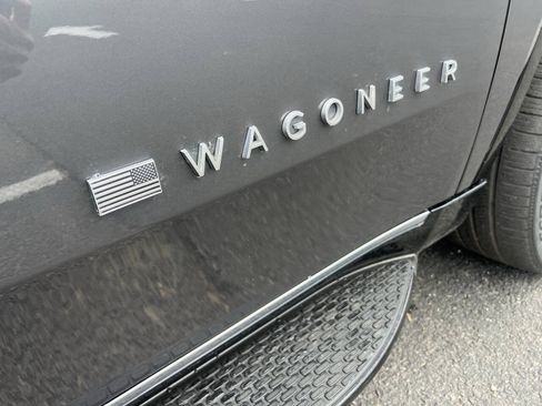 Used 2022 Jeep Wagoneer Series II w/ Premium Group I AWD/4WD image 33