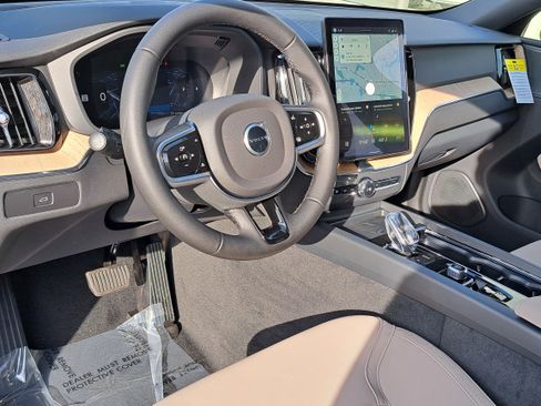 New 2026 Volvo XC60 B5 Plus w/ Climate Package image 5