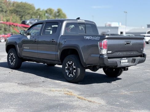 Used 2022 Toyota Tacoma TRD Off-Road image 5