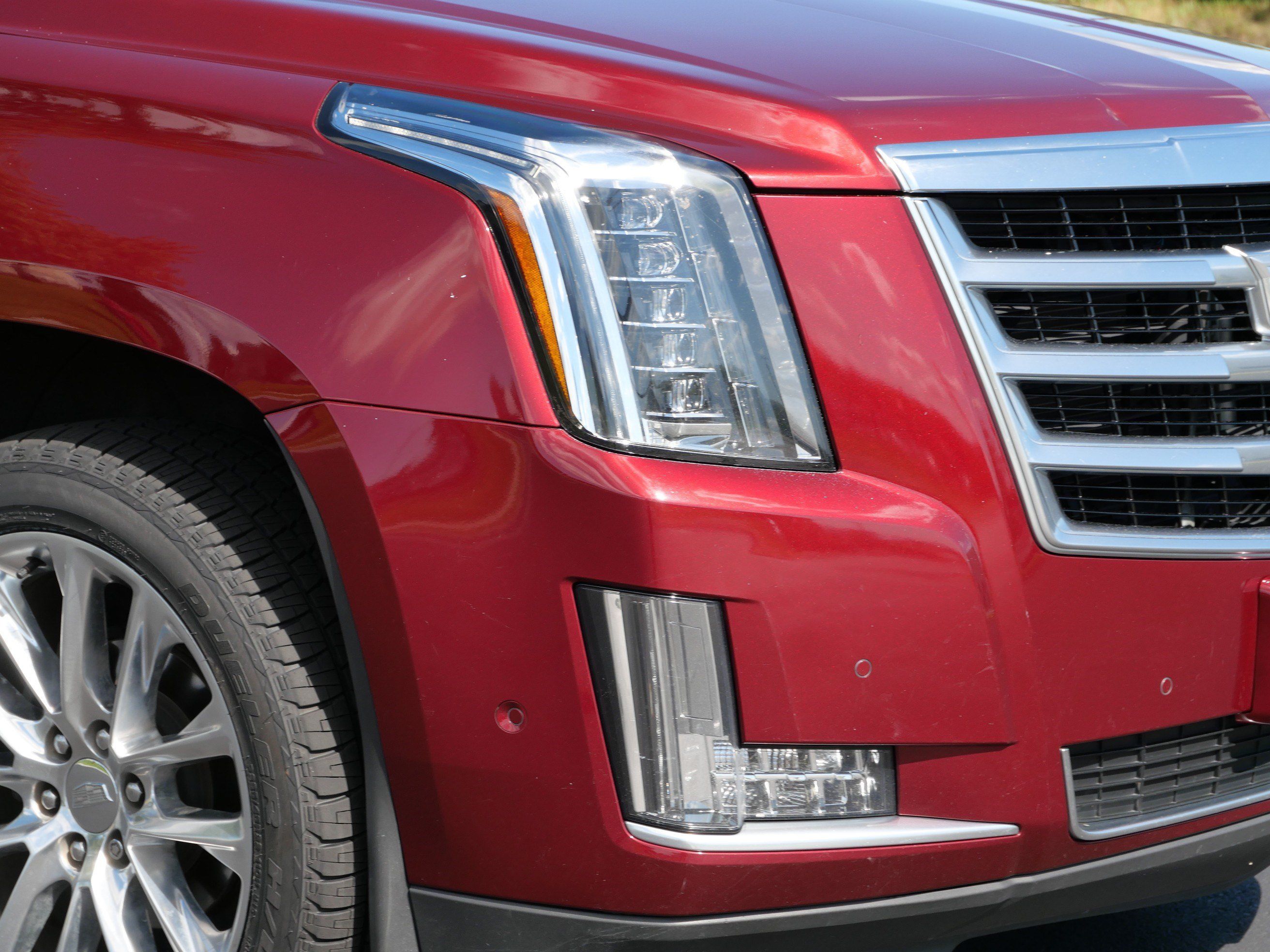 Used 2017 Cadillac Escalade Luxury AWD/4WD image 16