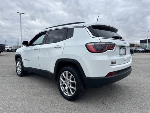 Used 2023 Jeep Compass Latitude w/ Sun and Sound Group image 4