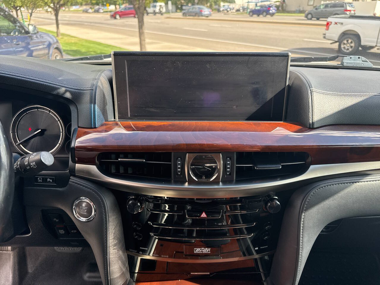 Used 2017 Lexus LX 570 4WD image 5