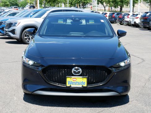 Used 2019 MAZDA MAZDA3 Hatchback FWD image 2