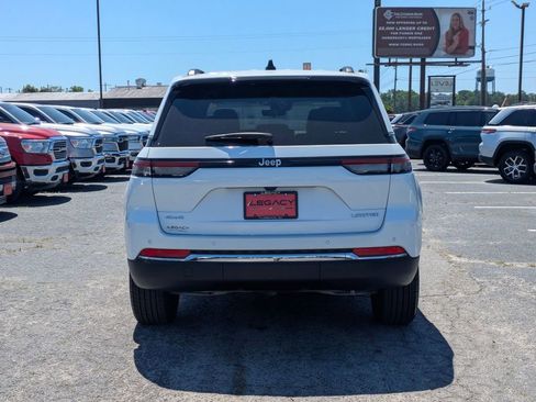 Used 2025 Jeep Grand Cherokee Limited AWD/4WD image 6