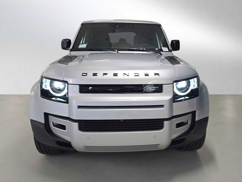 Used 2024 Land Rover Defender 110 SE image 8