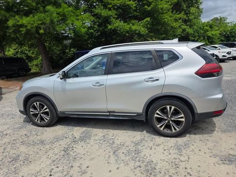 Used 2018 Nissan Rogue SL FWD image 25