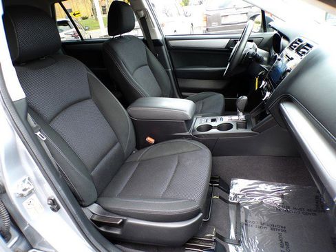 Used 2019 Subaru Outback 2.5i Premium image 16