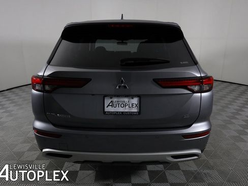 Used 2022 Mitsubishi Outlander SE image 6