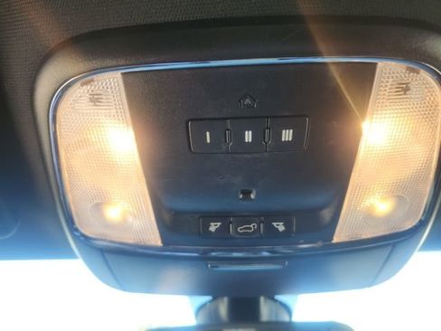 Used 2019 Jeep Grand Cherokee Laredo w/ Security & Convenience Group AWD/4WD image 27