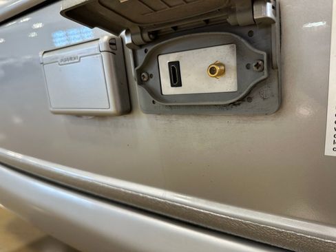 Used 2016 Mercedes-Benz Sprinter 3500 image 59