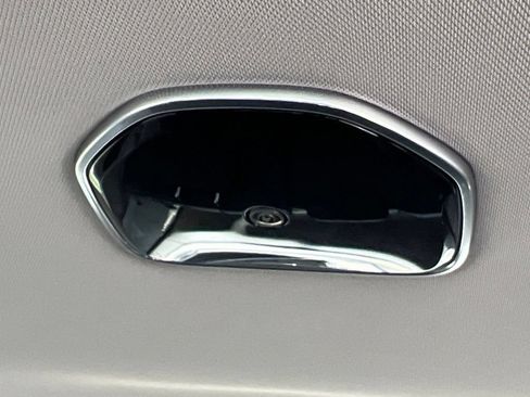 Certified 2021 Chrysler Pacifica Touring-L w/ Uconnect Theater Family Group FWD image 33