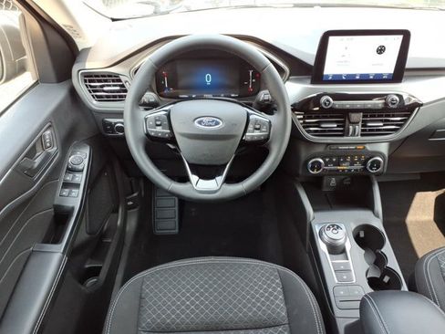 Certified 2025 Ford Escape Active w/ Cold Weather Package AWD/4WD image 5