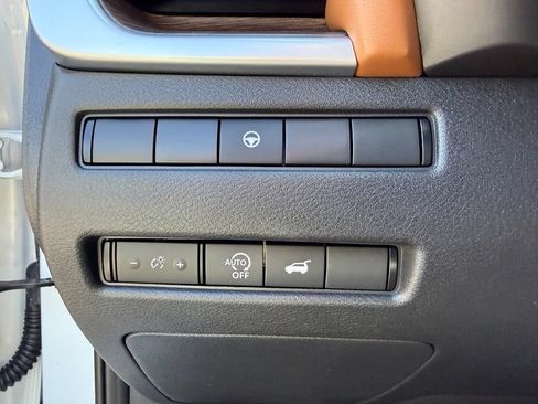 Used 2026 Nissan Rogue Platinum AWD/4WD image 19