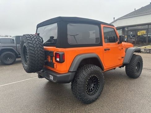 Used 2025 Jeep Wrangler Sport image 6