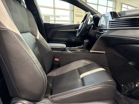 Used 2025 Toyota Camry SE FWD image 25