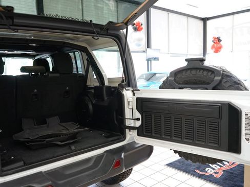Used 2023 Jeep Wrangler Unlimited w/ Cold Weather Group AWD/4WD image 48