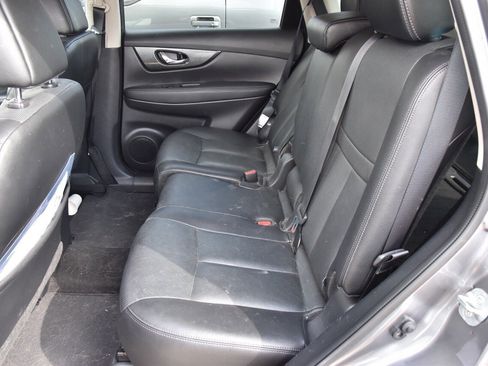 Used 2016 Nissan Rogue SL image 9