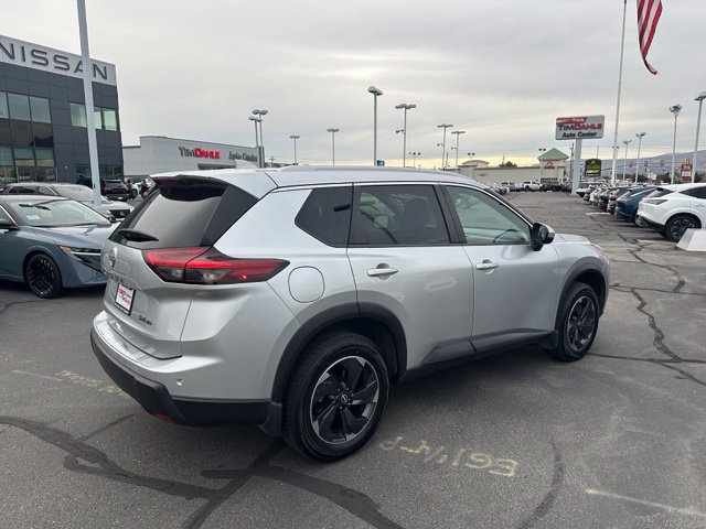 Certified 2024 Nissan Rogue SV w/ SV Premium Package AWD/4WD image 11