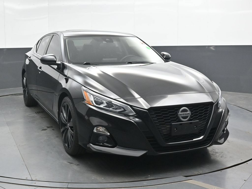 Used 2022 Nissan Altima 2.5 SR w/ Midnight Edition Package AWD/4WD image 4