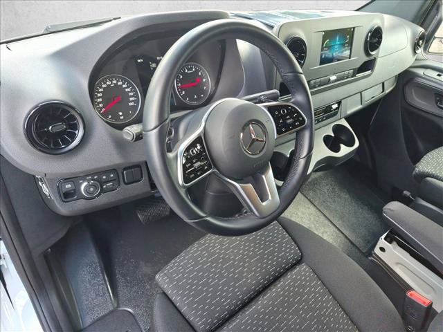 Used 2022 Mercedes-Benz Sprinter 2500 image 10