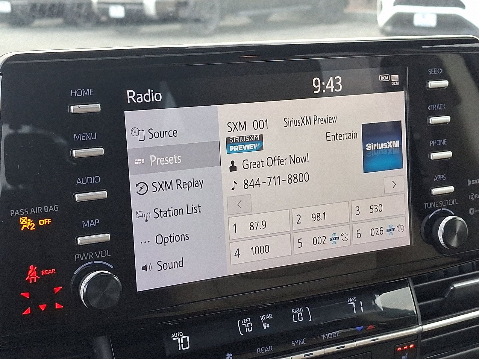 Used 2021 Toyota Sienna XLE AWD/4WD image 18