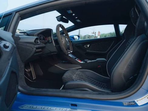 Used 2023 Lamborghini Huracan Tecnica image 60