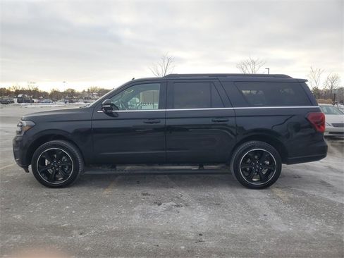 Used 2022 Ford Expedition Max Limited image 4