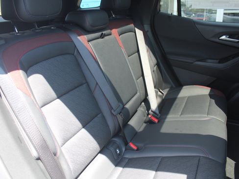 New 2026 Chevrolet Equinox RS w/ Convenience Package III AWD/4WD image 17
