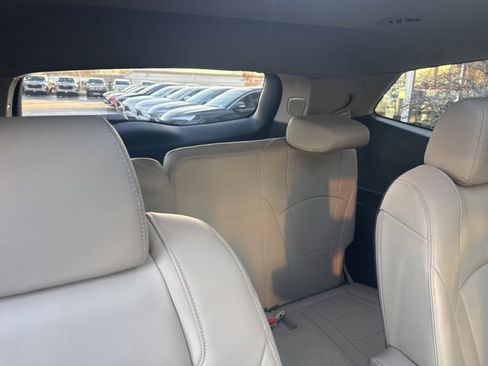 Used 2020 Buick Enclave Premium w/ Sun and Sites Package image 28