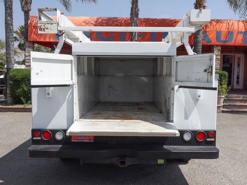 Used 2020 Chevrolet Silverado 3500 LT AWD/4WD image 9