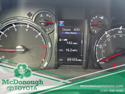 Used 2021 Toyota 4Runner SR5 Premium w/ Moonroof Package AWD/4WD image 11