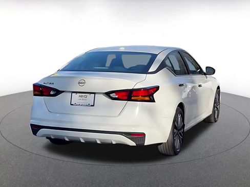 Used 2025 Nissan Altima 2.5 SV image 14