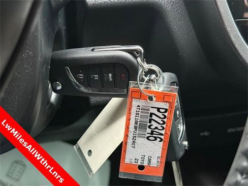 Used 2023 Toyota Camry SE image 30