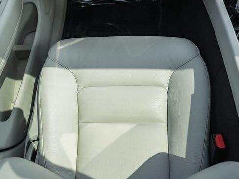 Certified 2024 Volvo XC60 B5 Plus w/ Climate Package AWD/4WD image 32