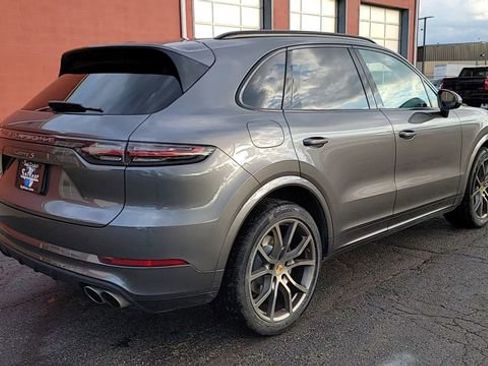 Used 2021 Porsche Cayenne S image 8