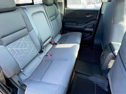 Certified 2025 Nissan Frontier SV AWD/4WD image 29